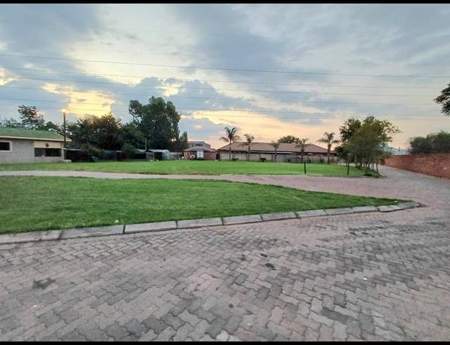 2 BEDROOM PROPERTY TO RENT IN RASLOUW